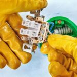 Instalațiile electrice sigure – reguli esențiale de respectat