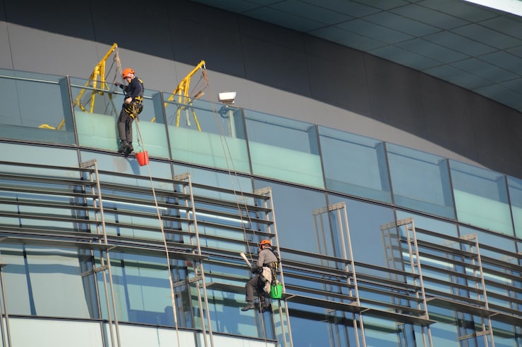 Acasă 64 Importanța mentenanței preventive în clădirile comerciale