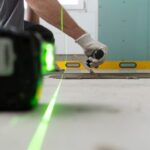 De ce este importantă nivelarea suprafețelor înainte de finisare