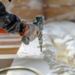 Beneficiile utilizării spumei poliuretanice în construcții